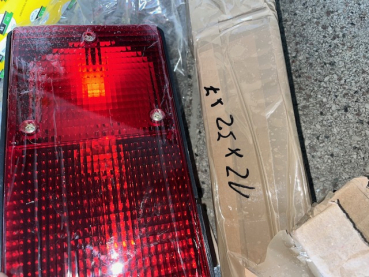Rücklicht 2 Stück groß Universell Sonderposten 2 Stück zusammen