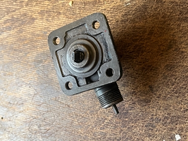 Tachoantrieb gebraucht vorn am Motor  UTB U 300 + 302 + 342 + 445 + 550