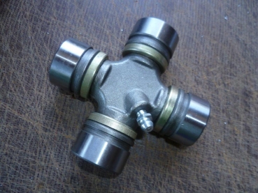 Kreuzgelenk für Kardanwelle UTB 550 640 DTC + Fiat
