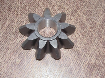 Kleines Zahnrad im Differenzial der Vorderachse  Fiat + UTB DT Modelle