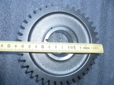 Zahnrad 2. Gang Schaltgetriebe UTB +Fiat 415 450 466 470 480