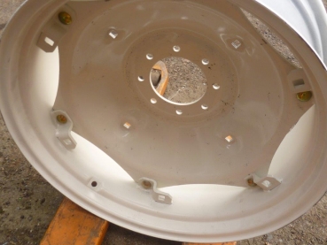 Felge Hinten 11 x 28 Zoll  UTB 300 + 445 + Fiat  incl. Versandkosten