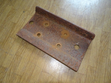 Kettenplatten Raupe UTB SV445 rechte Seite gut gebraucht