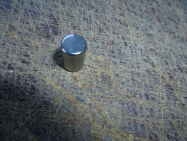 Stift vorn im Motor Deckel UTB Fiat TIH