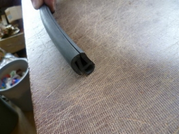 Scheibengummi Kabine UTB  U550 und U 445  1 meter