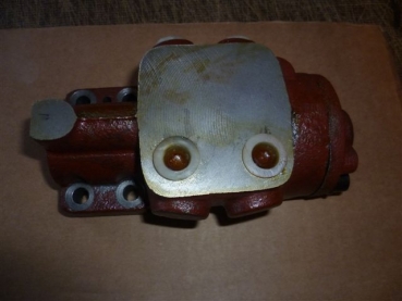 Verteiler  Servolenkung UTB 650 651