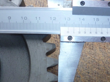 Zahnrad mit Nut im Allrad getriebe UTB Fiat DT 35 Z