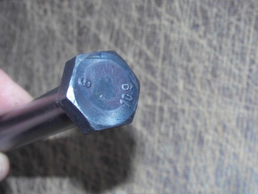 Schraube für Befestigung Kraftheber UTB + Fiat