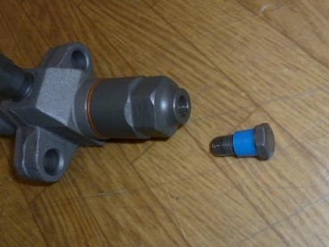 Düsenstock Düsenhalter vollständig UTB 650 651 Raupe S651