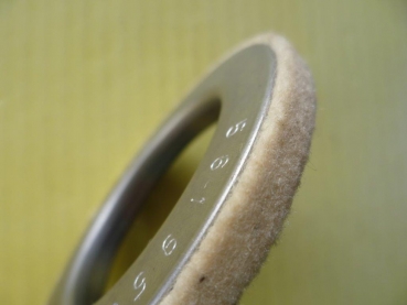 Abdichtung verstellbare Vorderachse Radnabe UTB 445 550