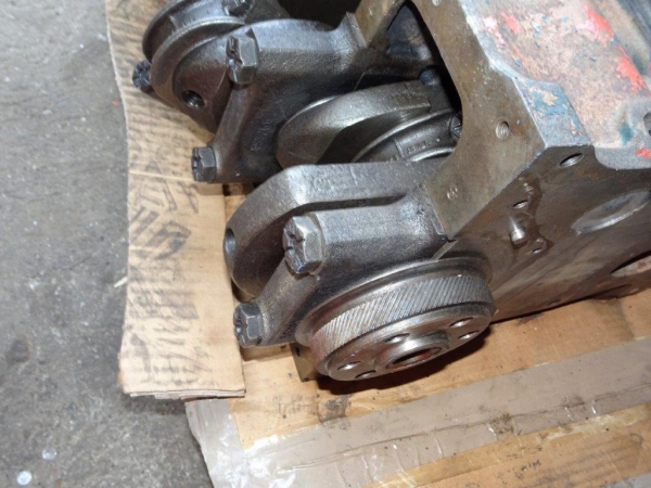 Motorblock mit eingebauter Kurbelwelle Traktor Fiat 415 415DT mit Motor 615 Short Motor