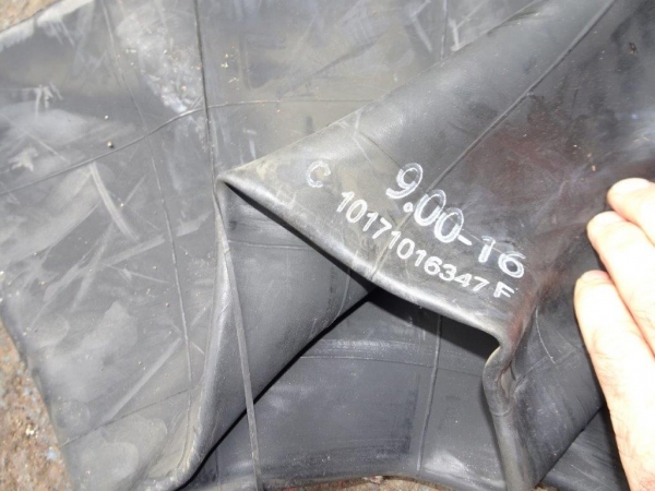 Schlauch für Reifen vom UTB 302  /  9.00-16