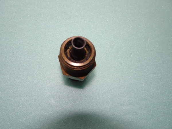 Tachoantrieb UTB TIH gebraucht mit vierkannt