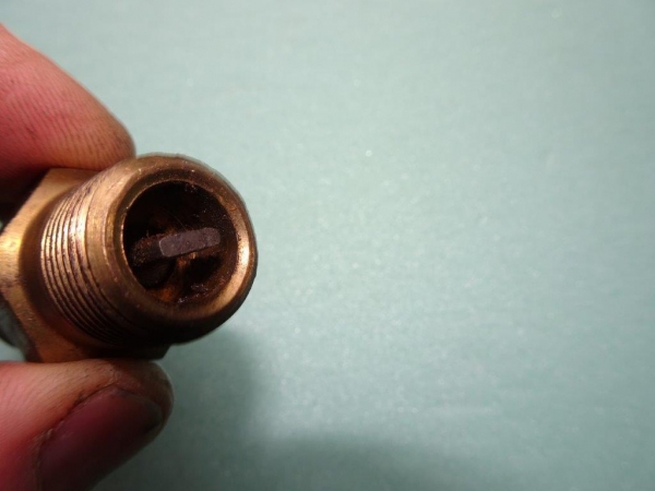 Tachoantrieb UTB TIH gebraucht mit vierkannt