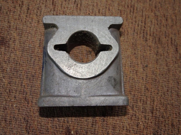 Lagerbock für Kipphebelwelle UTB TIH Fiat