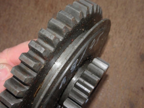 Zahnrad Allrad im Differenzial mit Nut für Bremsklotz UTB Fiat 45/18