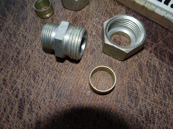 Hydraulik Verschraubung Reduzierung TIH 445 Gewinde M27x2 x M22x1,5