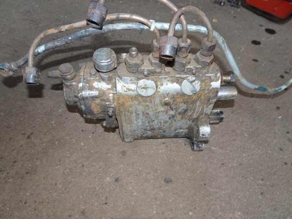 Einspritzpumpe vermutlich Fiat 315 ungeprüft gebraucht