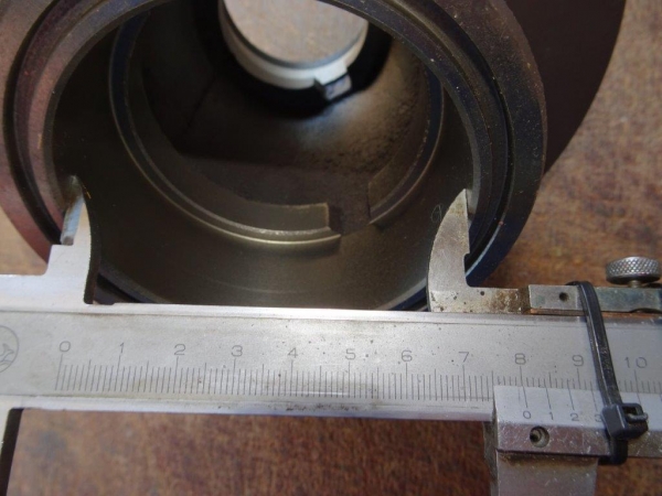 Radnabe UTB 445 für 16 Zoll Rad vorn außen dran mit Innengewinde für die Abdeckkappe