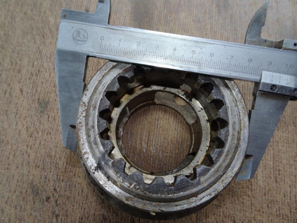 Gehäuse für Zahnrad im Untersetzer Getriebe UTB TIH Fiat