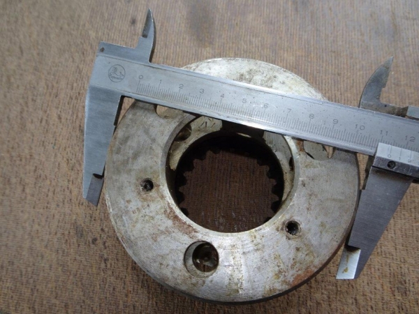 Gehäuse für Zahnrad im Untersetzer Getriebe UTB TIH Fiat