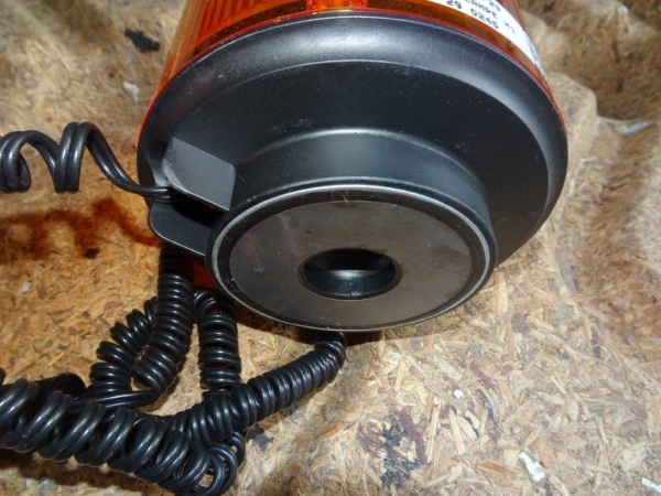 Rundumleuchte mit Magnet Fuß FER 12 Volt zugelassen in Deutschland