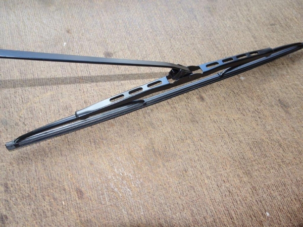 Scheibenwischer ZT 300 303 323 325 Wischerarm gerade