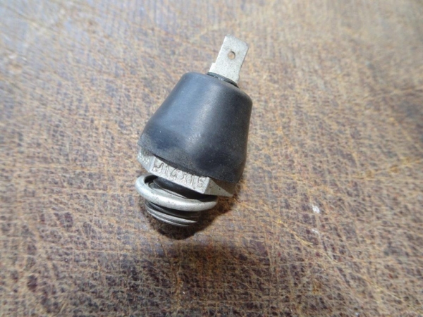 Öldruckgeber Öldruckschalter UTB 300 302 445 550 TIH mit Gummikappe