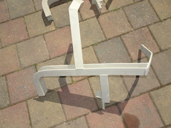 2 Stück Halter für Kotflügel ZT 300 vorn incl. Versand