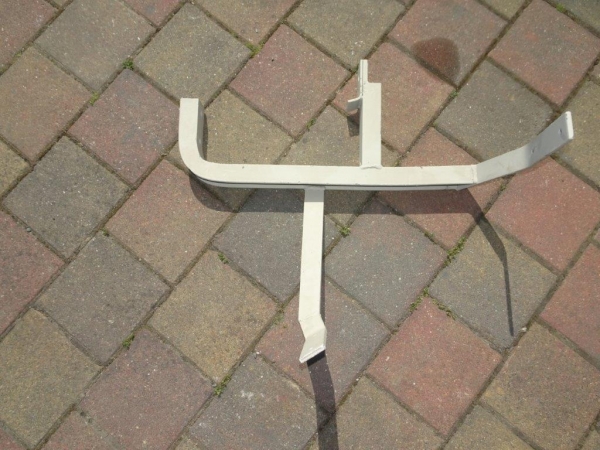 2 Stück Halter für Kotflügel ZT 300 vorn incl. Versand