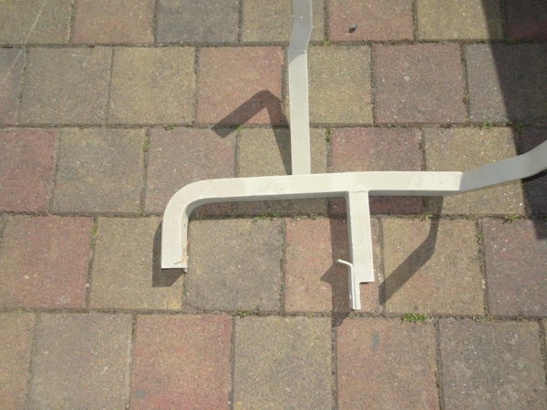 2 Stück Halter für Kotflügel ZT 300 vorn incl. Versand