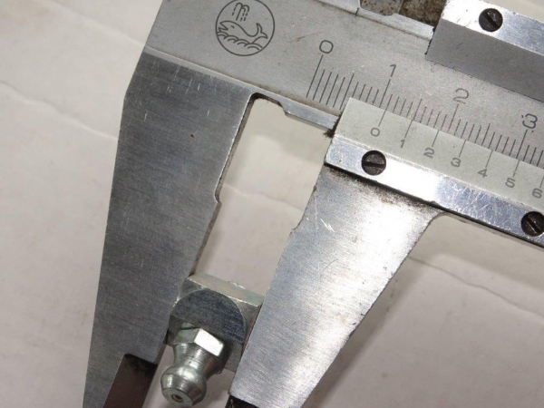 Schmiernippel 45 Grad Winkel Schlüßelweite 11 mm Gewinde 10mm