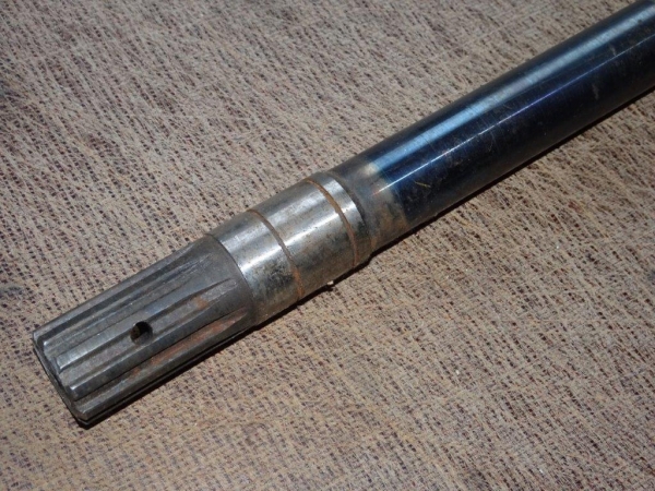 Welle durch Getriebe an große Hydraulikpumpe TIH