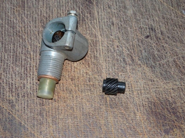 Winkelantrieb Winkelgetriebe am Tacho UTB TIH