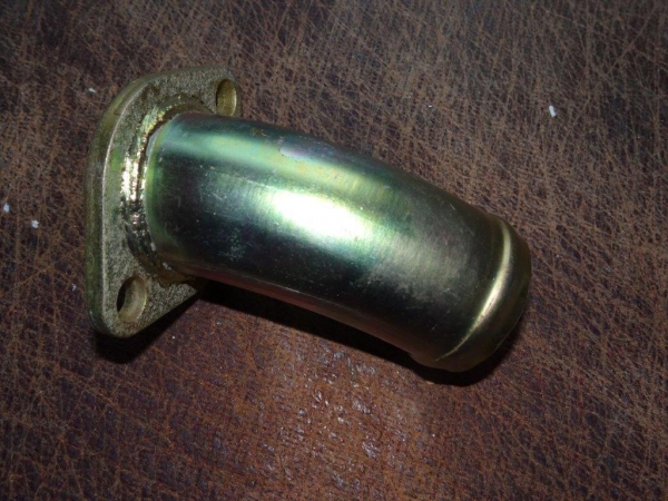 Flansch aus Metall unter Wasserpumpe zum Kühler TIH UTB Fiat