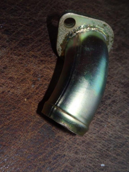 Flansch aus Metall unter Wasserpumpe zum Kühler TIH UTB Fiat