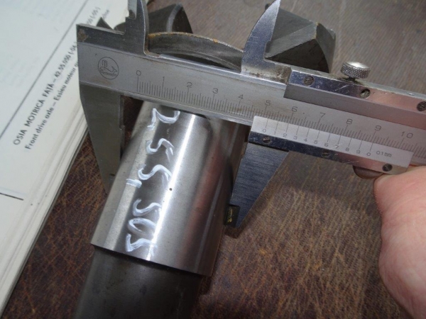 Antriebswelle Steckachse vorn Allrad UTB Fiat DT Modelle