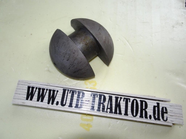 Gelenkstück in der Allrad Vorderachse UTB Fiat DT Modelle