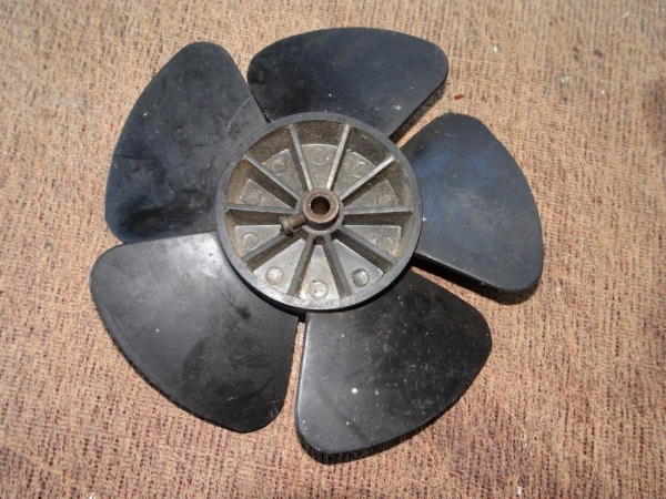 Flügelrad vom Lüftermotor UTB 302 gebraucht