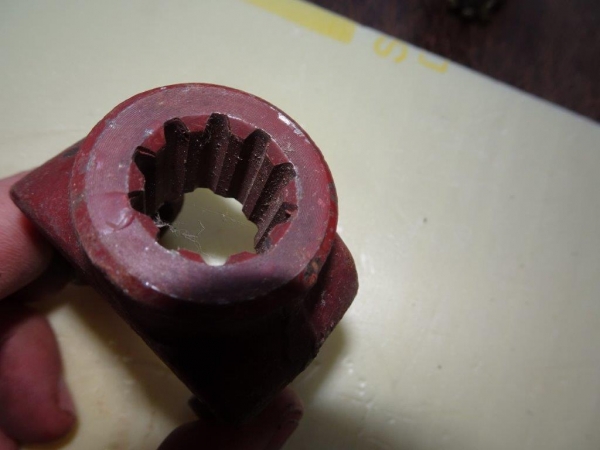 Gabel Gabelkopf Kreuzgelenk mit Verzahnung UTB 650 651