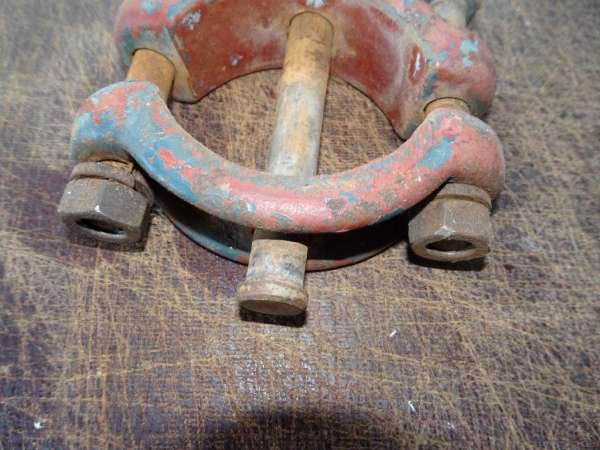 Klemmschelle für verstellbare Vorderachse UTB Fiat gut gebraucht