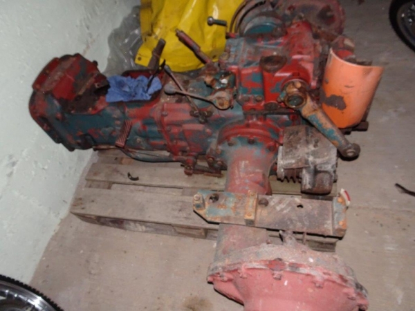 Getriebe Differenzial Achstrichter Endvorgelege Kraftheber org. Fiat 315 / 415