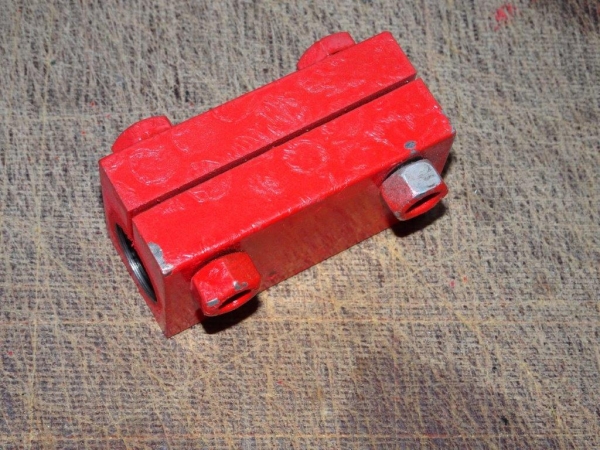 Klemmstück für Lenkzylinder UTB 300 302  Neu