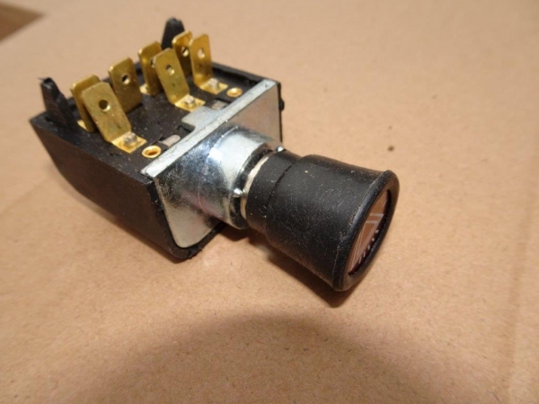 Warnblinkschalter mit Kontrolllampe  12 Volt Traktor UTB Fiat IFA