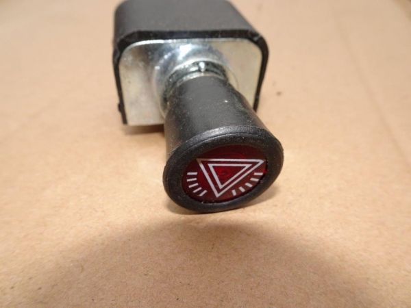 Warnblinkschalter mit Kontrolllampe  12 Volt Traktor UTB Fiat IFA