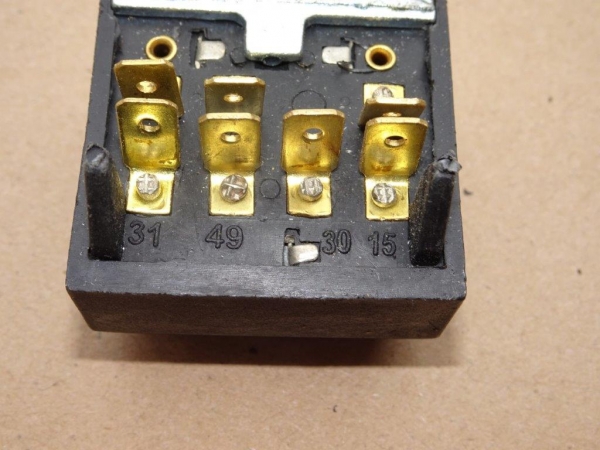 Warnblinkschalter mit Kontrolllampe  12 Volt Traktor UTB Fiat IFA