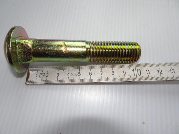 Schraube für Felgenteller Traktor Fiat 110.90 Gewinde M20