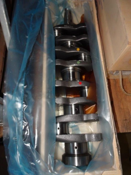 Kurbelwelle Universal UTB 550 640 für Motor D121 D 127 auch Aro incl. Versand mit Spedition