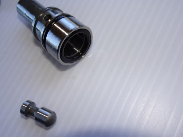 Entladeventil Modell Fiat  am Hydraulik Steuerblock Traktor UTB Fiat