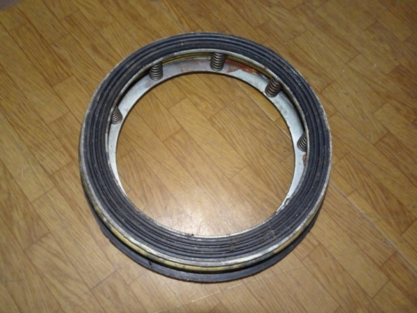 Zwischenstück Raupe Universal UTB S651